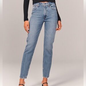 Abercrombie & Fitch | Jeans | High Rise Mom Jean | Size 38 Regular